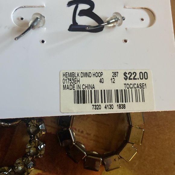 Dangle earrings dark silver/graphite color NWT - Picture 6 of 12